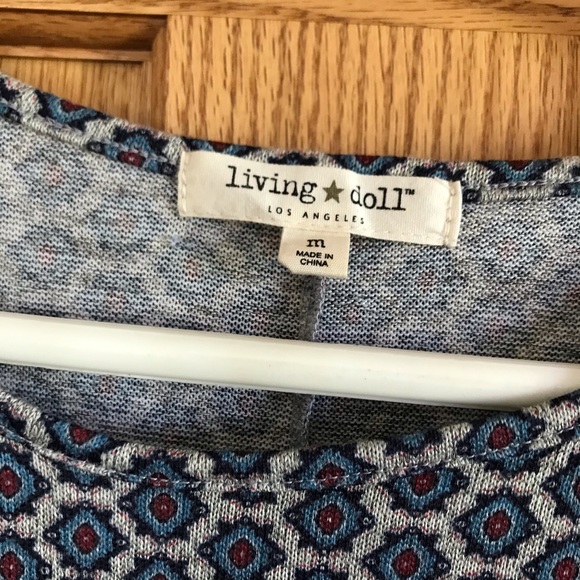 Living Doll   Beautiful long bell sleeved top - Picture 3 of 5